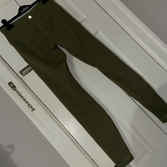 Lululemon Legging - SIZE 8 - Picture 3 of 10